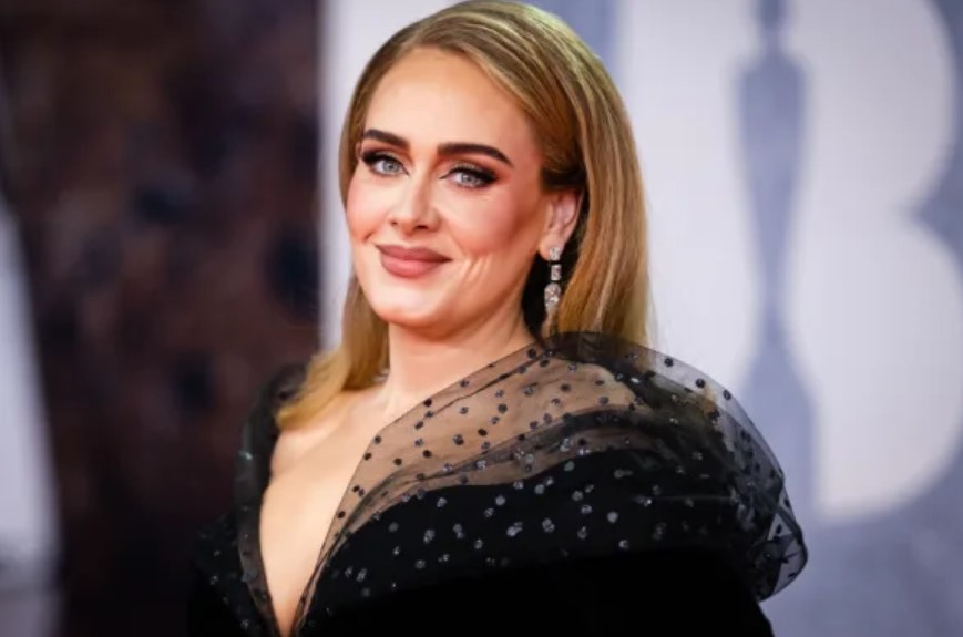 Celebs Are Mad For Them, So Why Not A Blonde Wig To Change Up Your Hairstyle
