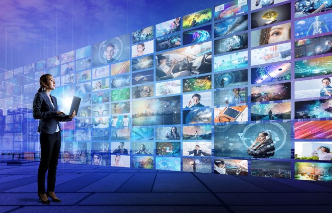 How Online Entertainment Fits Into Digital Life 1 How Online Entertainment Fits Into Digital Life